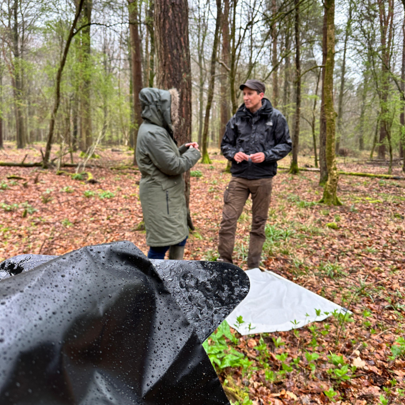 UKHSA's tweet photo. Do you know where ticks are found? 🤔🔎
Dr Jolyon Medlock, Head of Medical Entomology and Zoonoses Ecology, took @BBCOne’s Countryfile on a tick hunt as part of our tick surveillance scheme, helping to map out the different types of ticks we’re seeing in the UK and where.