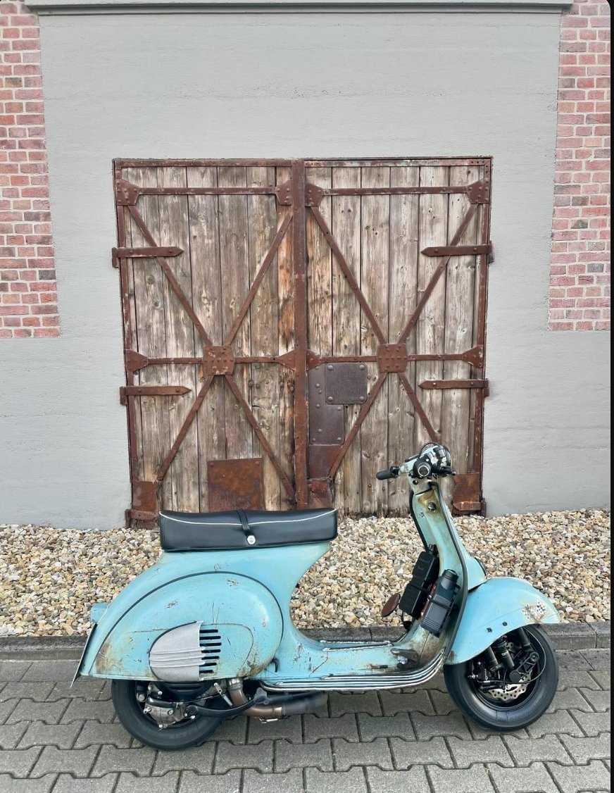 airelibre12's tweet photo. Vespa clásica https://t.co/Yrxij7xgMU