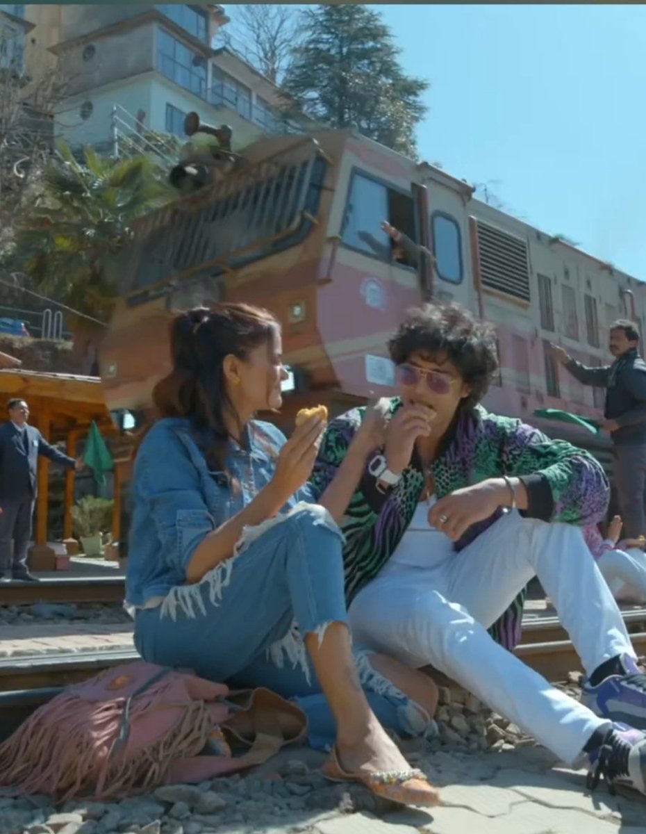 parames2345's tweet photo. This is sooo adorable cute 🥹 n love language ❤️💕 Priyankit chemistry unbeatable 😭😘
#PriyAnkit #AnkitGupta
#PriyankaChaharChoudhary #Priyankitforever #baarbaarftpriyankit #yrfwithpriyankit #yrfmusic https://t.co/sVYUGfwhkU