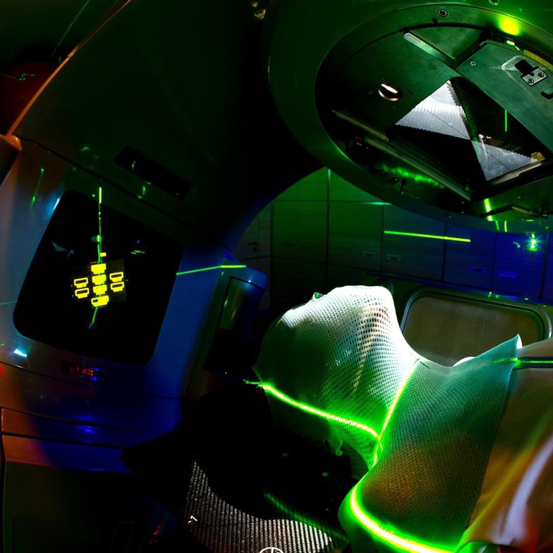 Exposcience's tweet image. Welcome to the July/August issue of CERN Courier
 
In this issue: how to miniaturise particle accelerators, six rare decays to peek beyond the energy frontier this decade, why we need to increase access to medical accelerators, #DUNEScience takes shape in Ray Davis Jr’s gold…