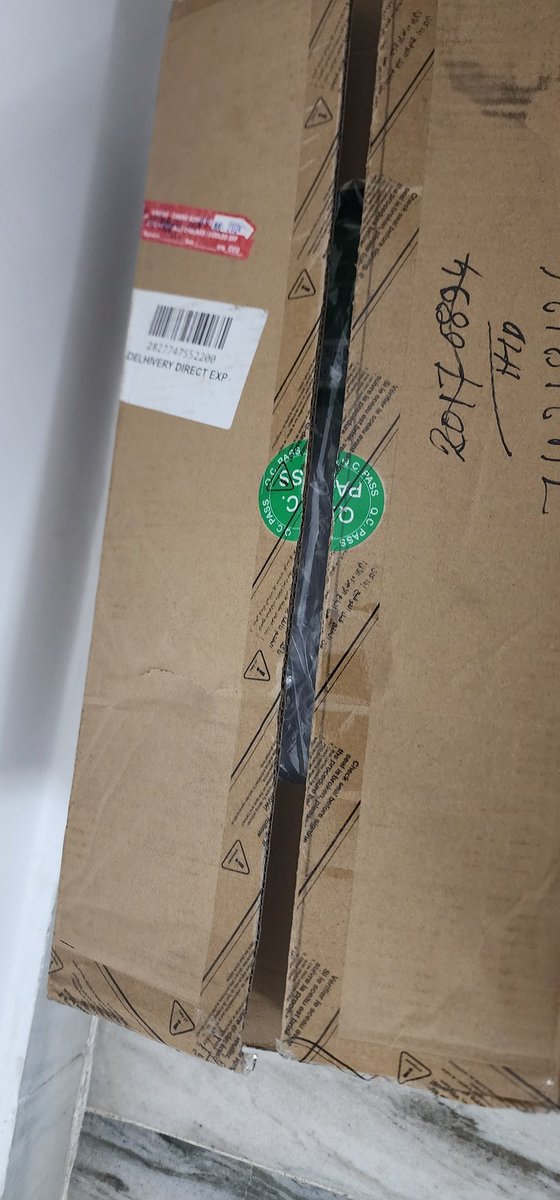 dadirajiv's tweet photo. @help_delhivery @delhivery 
I want to bring to your notice a big time mishap.

My AWB number has wrongly been stuck in different package by your guys and delivered to me. Nobody is helping me. https://t.co/BHe4UPU9Eo