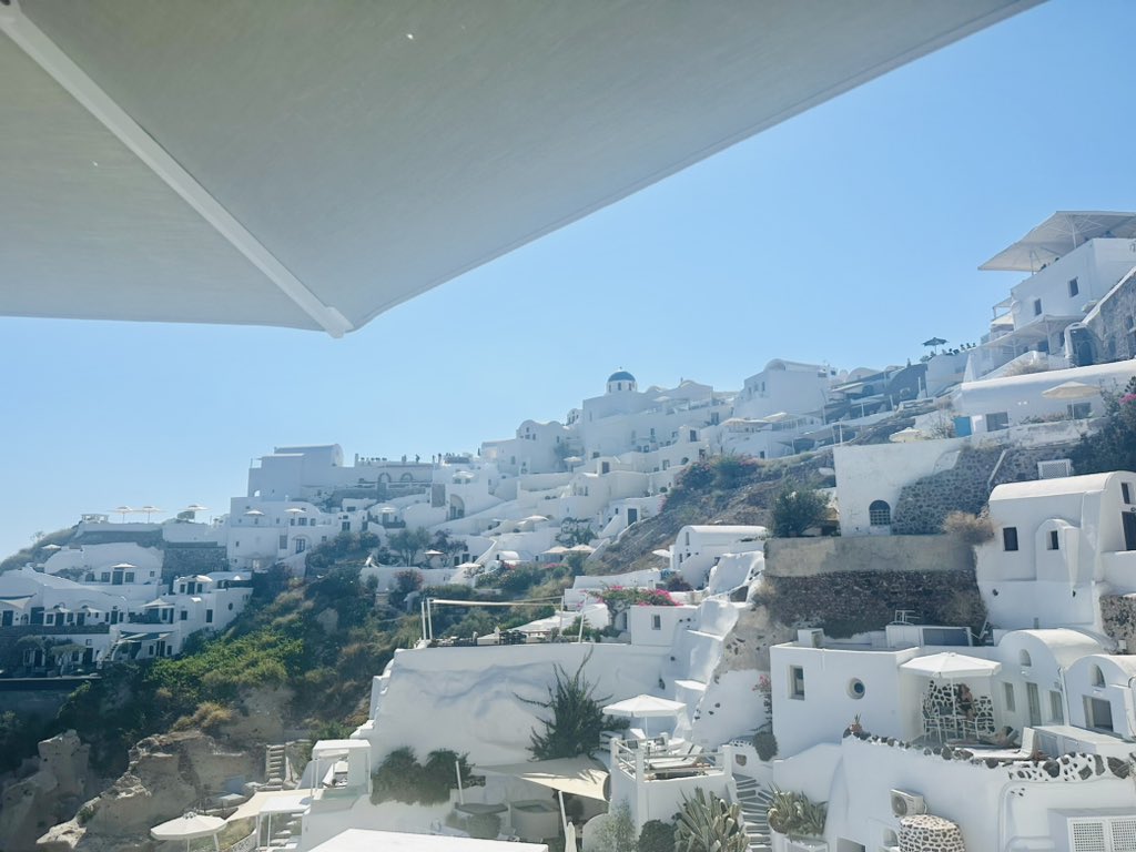 yazzy1967's tweet image. Pictures don&apos;t do it justice. Unreal. #SantoriniGreece