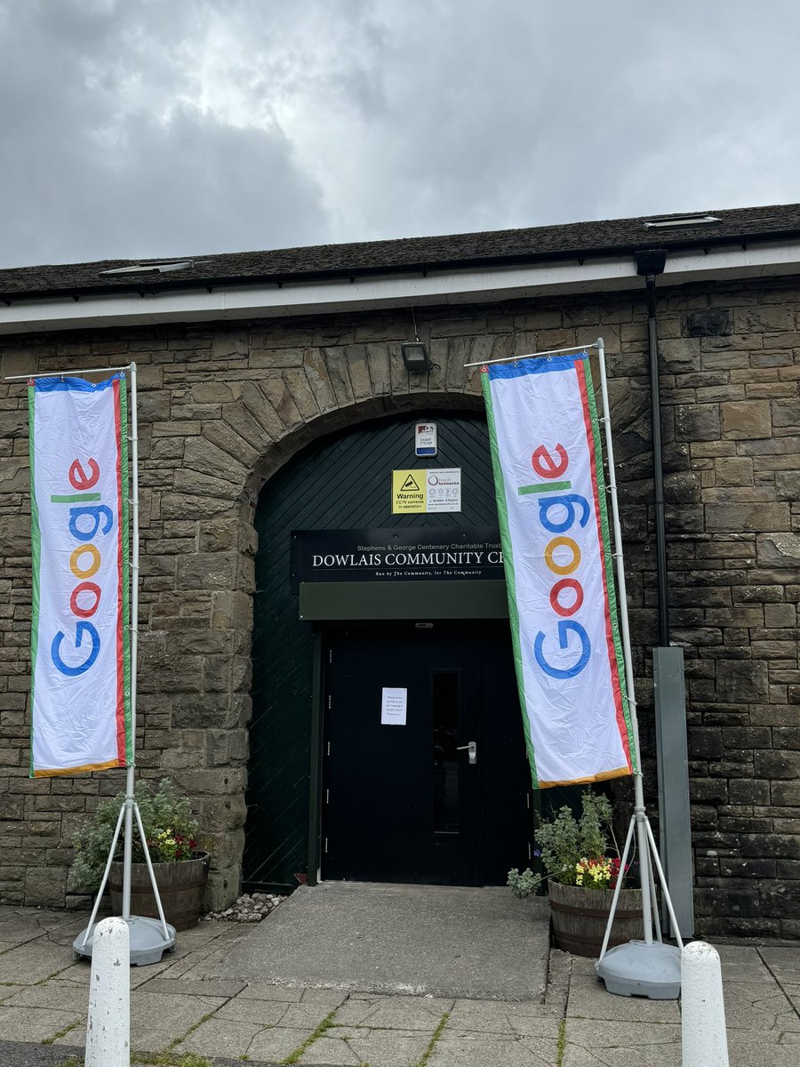 Dan_Martin's tweet image. A pleasure to help run a brilliant day at fab Dowlais Community Centre in Merthyr Tydfil for @GoogleUK #GoogleDigitalGarage with @e_nation 

A great group of business owners getting digital advice. 

Day ended with visit by local MP @GeraldJonesLAB 

#smallbusiness @gracellenn