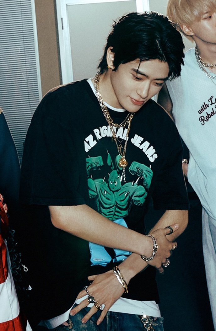 ADORE0214's tweet photo. 🖤🔥 #재현 https://t.co/YblpOwTc67