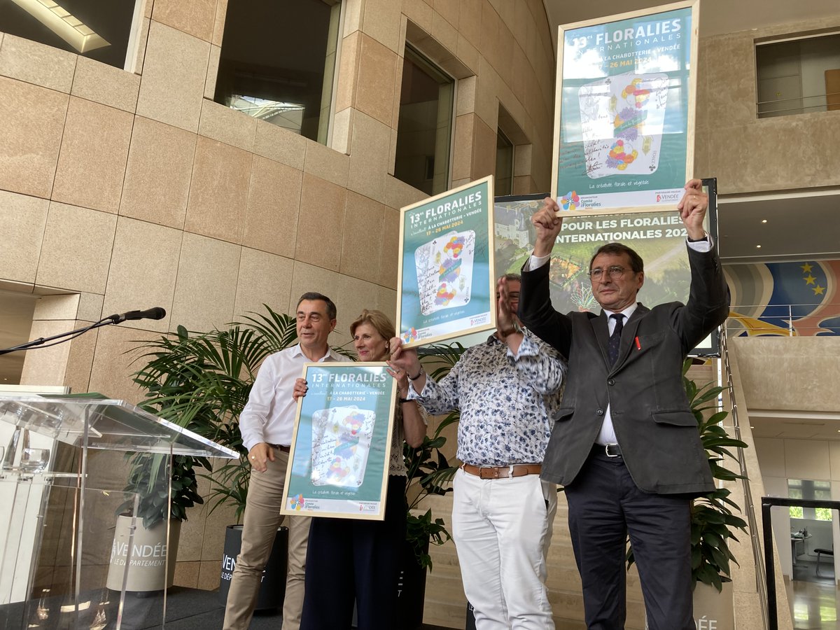 Malgré des conditions météorologiques difficiles, ces Floralies ont permis aux visiteurs d'admirer des créations florales monumentales. Merci à vous tous les bénévoles, pour votre investissement de tous les instants et pour avoir participé à cette belle aventure à nos côtés.