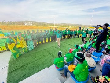 Ishyaka <a href="/PL_Rwanda/">PL Rwanda</a>  mu gusoza ibikorwa byo kwiyamamaza #2024 kuri stade ya #Bugesera <a href="/BugeseraDistr/">Bugesera District</a>  twongeye gushimangira ko tumaze kuba ubukombe,  kuba tariki ya 14/07/2024 tuzaba twizihiza isabukuru y'imyaka 33 tumaze dushinzwe bugacya abayoboke n'abakunzi bacu baduhundagazaho