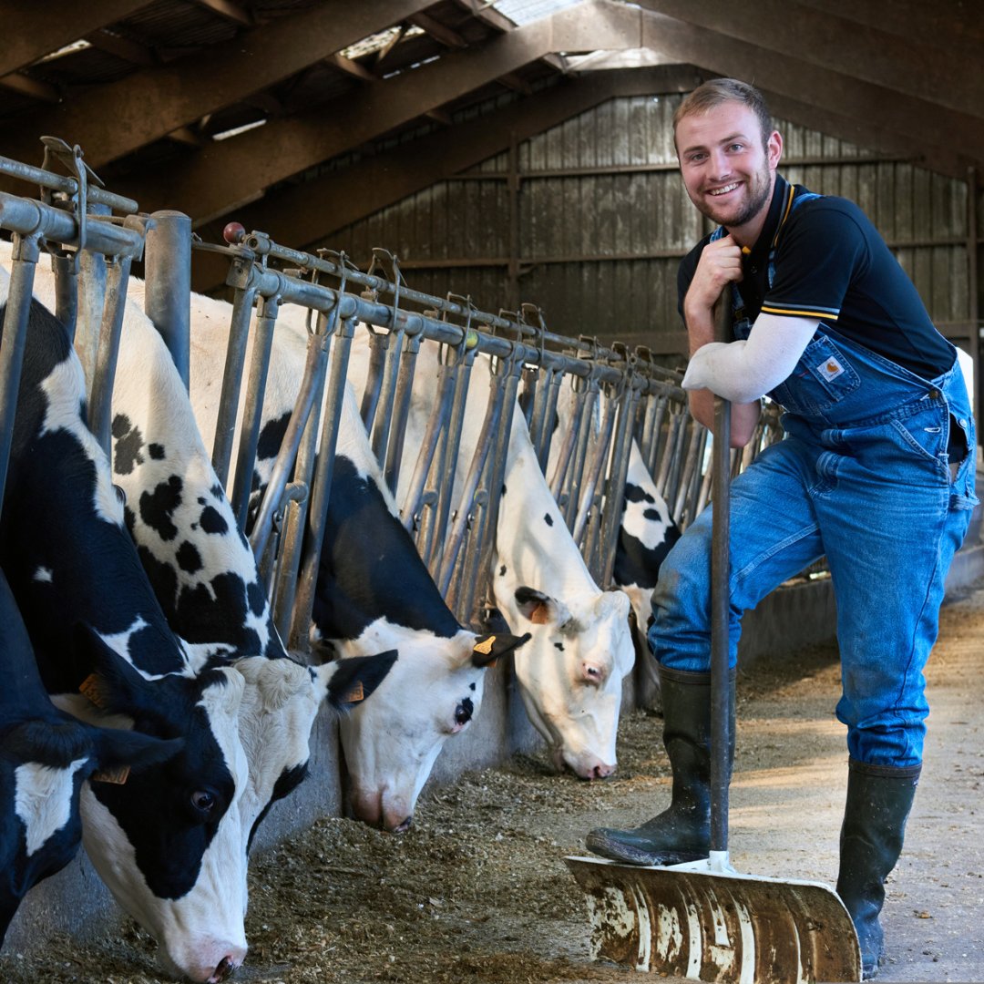 ChambagriFrance's tweet image. 👏​👨‍🌾​En ce jour de Fête Nationale, les #ChambreAgri rendent hommage à tous les #agriculteurs et #agricultrices qui travaillent chaque jour pour nous offrir des produits de qualité et préserver nos paysages. Merci pour tout ce que vous faites !

Bon 14 juillet à tous ! 🇫🇷🎉