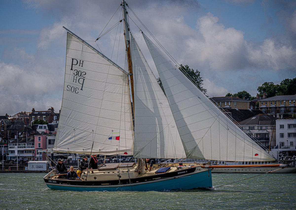 CowesClassics's tweet photo. Old Gaffer!

Cowes Classics Week Day 3 https://t.co/ww3TBYge4e