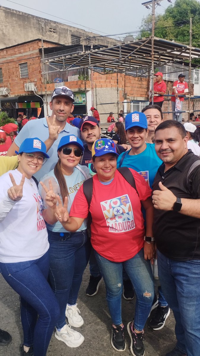 ResteadoPDVSA's tweet photo. La fuerza trabajadora del distrito Centro, reafirma su compromiso por la victoria el próximo 28 de julio, con Nicolás Maduro.

¡YO VOY A MI GALLO PINTO! https://t.co/87M6libgK7