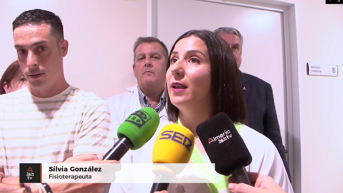 En Almería 24H TV, reportaje sobre el programa de Humanización '58 escalones', impulsado desde la Unidad de Fisioterapia para pacientes de larga estancia en UCI 
Puedes verlo en nuestra web y en nuestro canal de Youtube 👇
hospitaldeponiente.es/noticias.php?p… 
#SomosPoniente 
<a href="/saludand/">Consejería de Salud y Consumo</a>