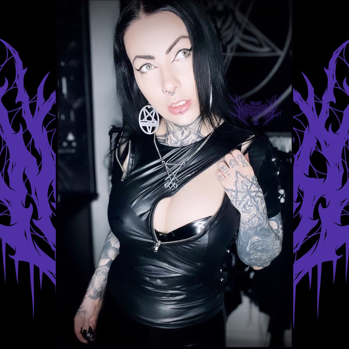 morbiddonna's tweet photo. 1,2 or 3? π€π
π€ Necklace @torvenius
π€ Earrings @outoarts
π€ T-shirt @orionversand
π€ πππ’π₯ πππππ§ π€
π€ππ€ππ€ππ€
#hailsatan #satan #metal #eviltattoos #devil #pentagram #inkedgirls #lucifer #metalgirl #blackleather #morbiddonna #satanic #satanictattoos https://t.co/JJzK61ozpa