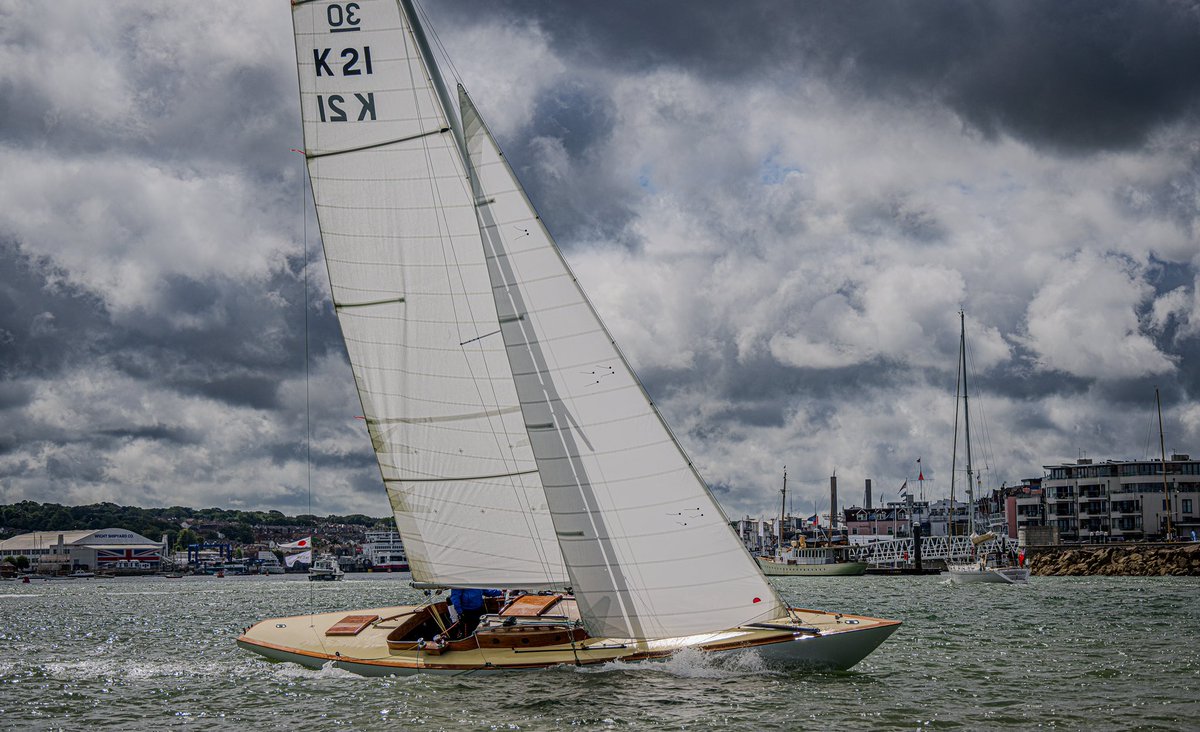 CowesClassics's tweet photo. Off to Race

Cowes Classics Week Day 3 https://t.co/VxHLmDwMwx