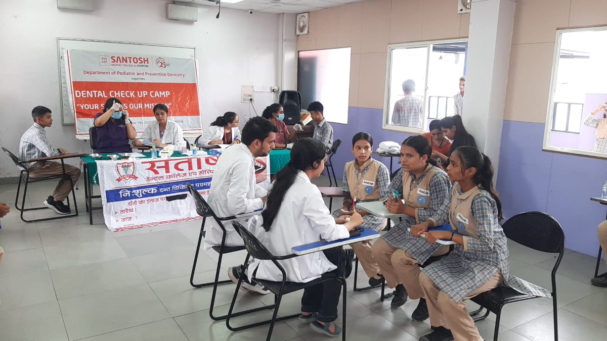 _OMFoundation's tweet photo. To promote good oral hygiene and reduce the oral disorders, Santosh Medical College, Ghaziabad conducted dental check- ups for all the classes of OM Foundation School. 
#dentalcare #dentalhealth #dentalhygiene #healthcare #ngo #ngoindia https://t.co/X1yy6Tt4aS