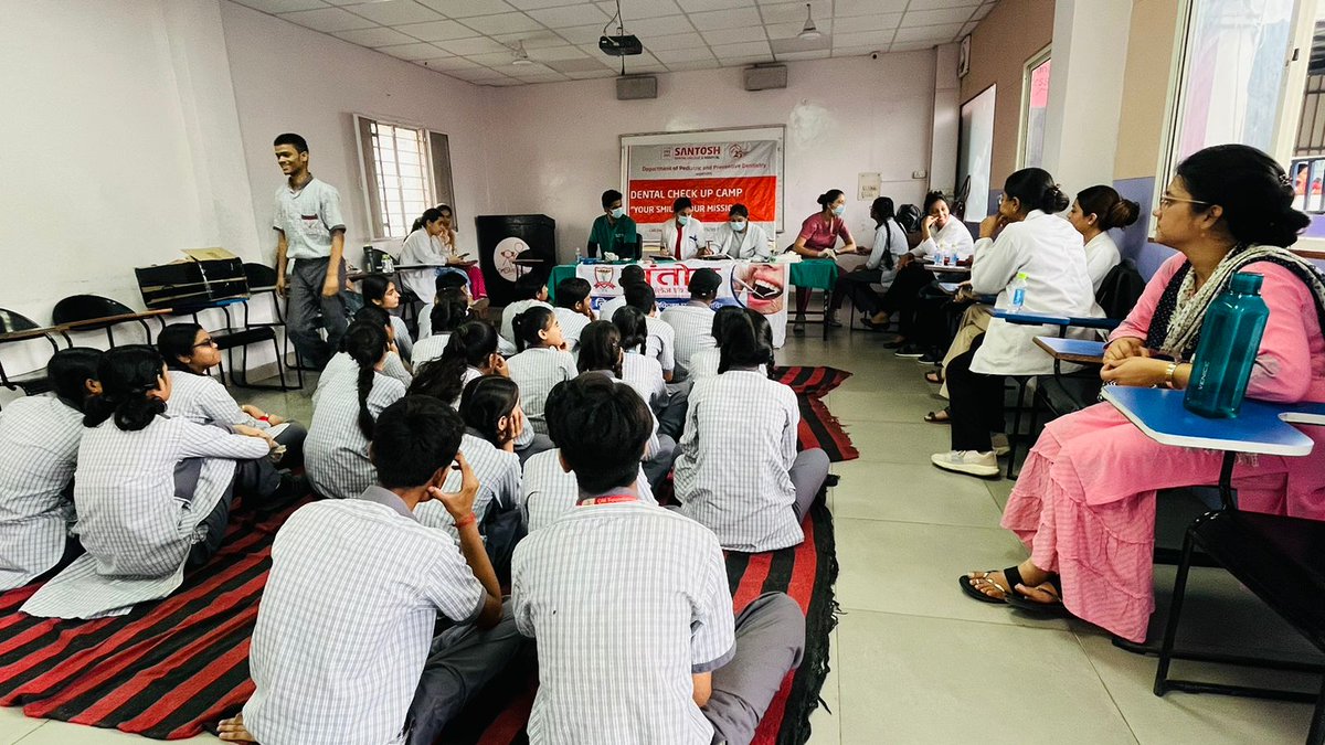 _OMFoundation's tweet photo. To promote good oral hygiene and reduce the oral disorders, Santosh Medical College, Ghaziabad conducted dental check- ups for all the classes of OM Foundation School. 
#dentalcare #dentalhealth #dentalhygiene #healthcare #ngo #ngoindia https://t.co/X1yy6Tt4aS