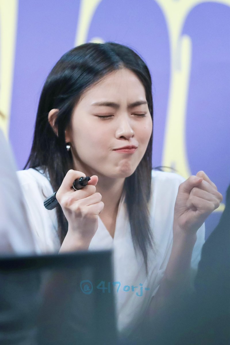 417orj_'s tweet photo. 240706 Algorhythm Tokyo 도쿄 팬사 

みんなに見てほしいもっちもちリュジンちゃん😽

#ITZY #있지 #RYUJIN #류진 #ITZY_Algorhythm https://t.co/CdAcKLUOgx