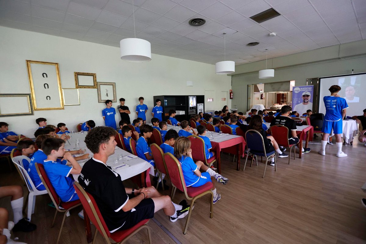 👋 Una trucada especial!

🫶 Quina estona més maca, <a href="/PepTeam/">PepTeam</a>. Encantats sempre de tenir-te amb nosaltres!

#PepSummerCamp