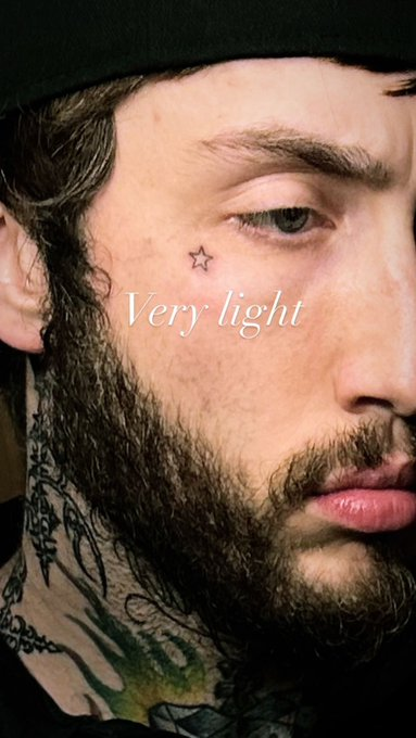 xGamingGeek's tweet image. FaZe Banks got a face tattoo 👇

#FaZeUp #FaZeBanks