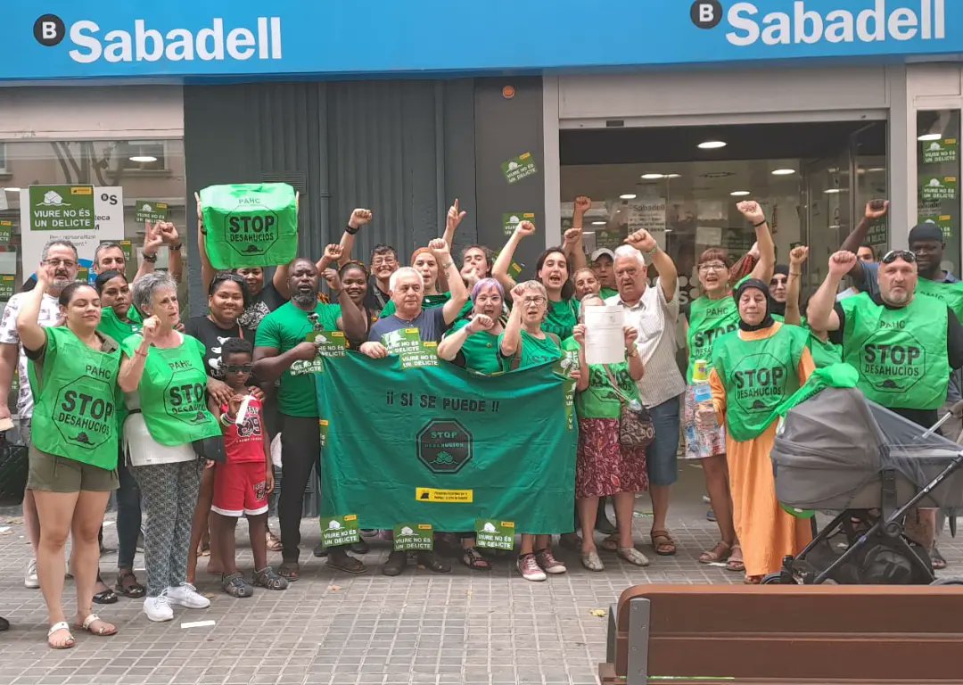 ‼️‼️ TENIM LLOGUER SOCIAL ‼️‼️

⚠️ Hem aconseguit que el Banc Sabadell recuperi la propietat venuda a Promontoria Coliseum amb Tina i Manuel a dins, amb compromís de lloguer social!!!!!!!!!! ⚠️

Definitivament: sí que es pot, però no volen!
#TinaEsQueda