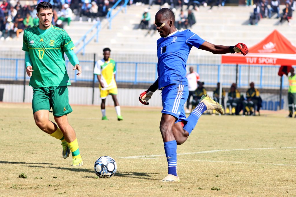 CucsaRegion5's tweet photo. 𝗖𝗛𝗔𝗠𝗣𝗜𝗢𝗡𝗦 🏆 

Invincibles 👏🏿👏🏿
South Africa's men football team goes undefeated at the #CUCSAGames 

Result:
RSA 🇿🇦 4-0 🇿🇼 ZWE

#Tshwane2024 | #UniSport https://t.co/iWULv8q0AJ