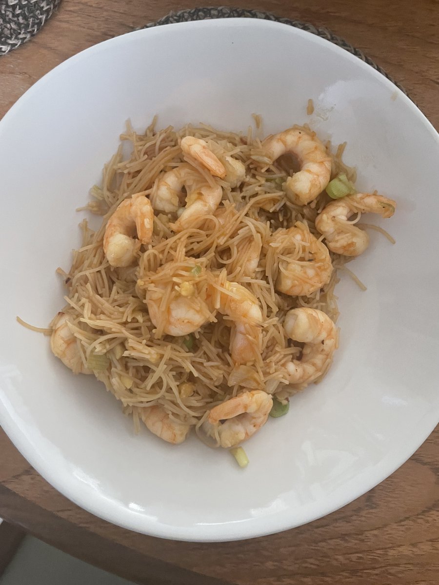 AnneWillan's tweet photo. This recipe for Stir-fried rice noodles with shrimp is a delicious and quick to whip up within minutes. 

For the recipe: click the below:
https://t.co/B8xvkKBCVP

#cookingwithgrandma #annewillan https://t.co/fo2rZW4Cwa