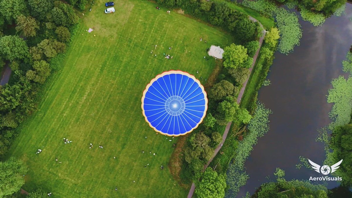 AeroVisualsNL's tweet photo. @geenhoogtevrees steeg vanavond op met 16 passagiers vanuit Mheenpark te Apeldoorn. #ballonvaart #ballonvaartcentrumvanmanen #luchtballon #apeldoorn #aerovisuals #dji #djiglobal #droneshots #dronephotography #djiair3 https://t.co/wdzcoQGV3i