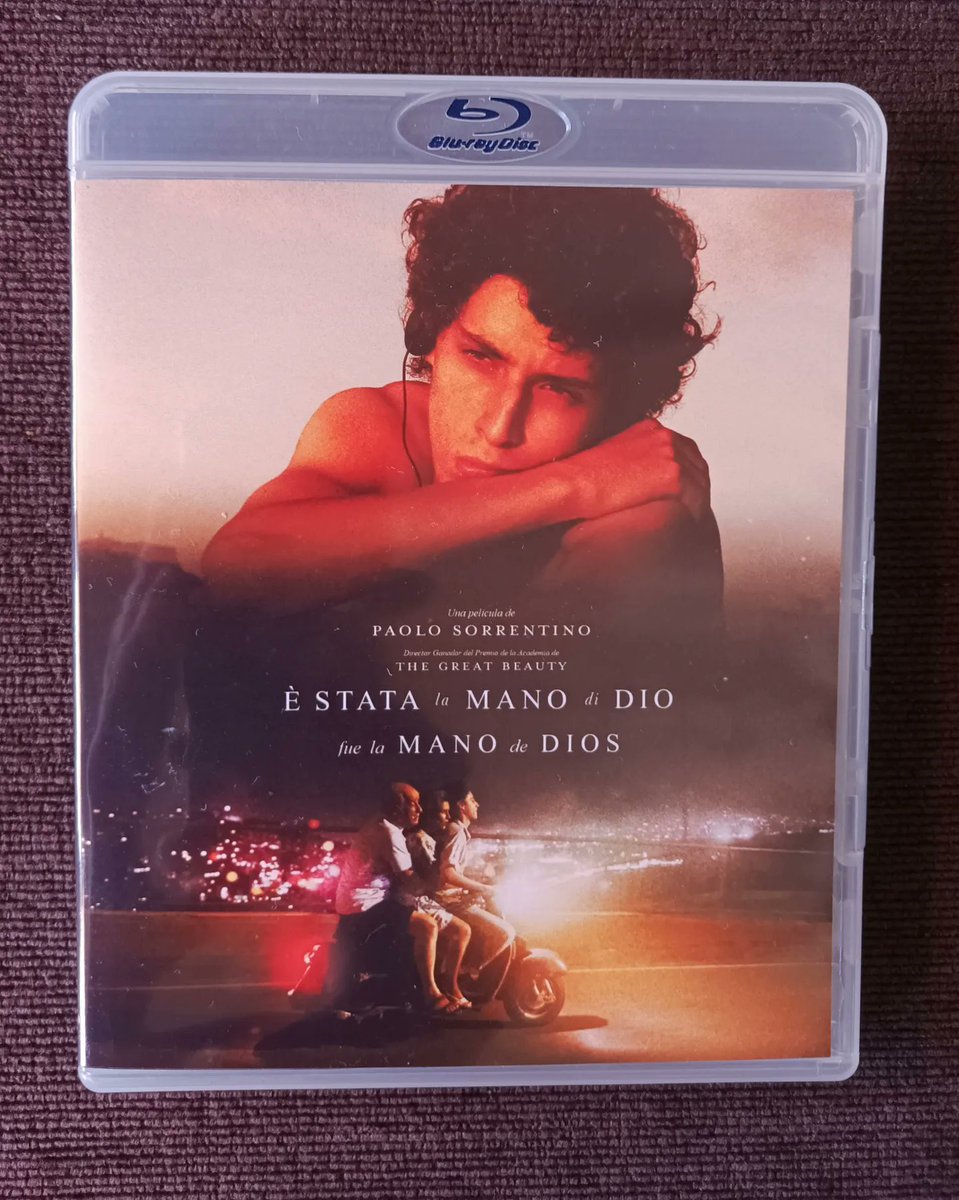 Lito751's tweet photo. Ya tengo por fin en mi poder, esta magnífica Joya edición custom de Joan RA(Custom Movies), magnífico trabajo, GRACIAS!! 🎬🎞️🎥😉👍🏽. #fuelamanodedios #ÈstatalamanodiDio #sorrentino
#videoteca #filmoteca #coleccionista #colección #septimoarte #cinencasa #bluray #pasionporelcine https://t.co/p0nYrrfI4E