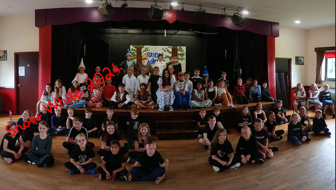 A fantastic performance from KS2 today! Super acting, singing and dancing throughout!