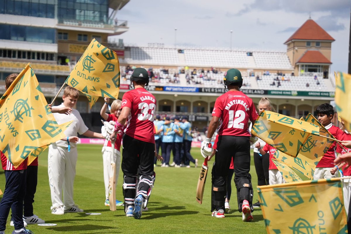 The juniors of <a href="/KimberleyICC/">Kimberley ICC</a> &amp; Retford CC were joined by the legend that is Nuts for the final Guard of Honour of the T20 season.

Thanks once again to <a href="/VertuMotors/">Vertu</a> for supporting youngsters from across the county with the chance to live their <a href="/TrentBridge/">Nottinghamshire CCC</a> dreams.