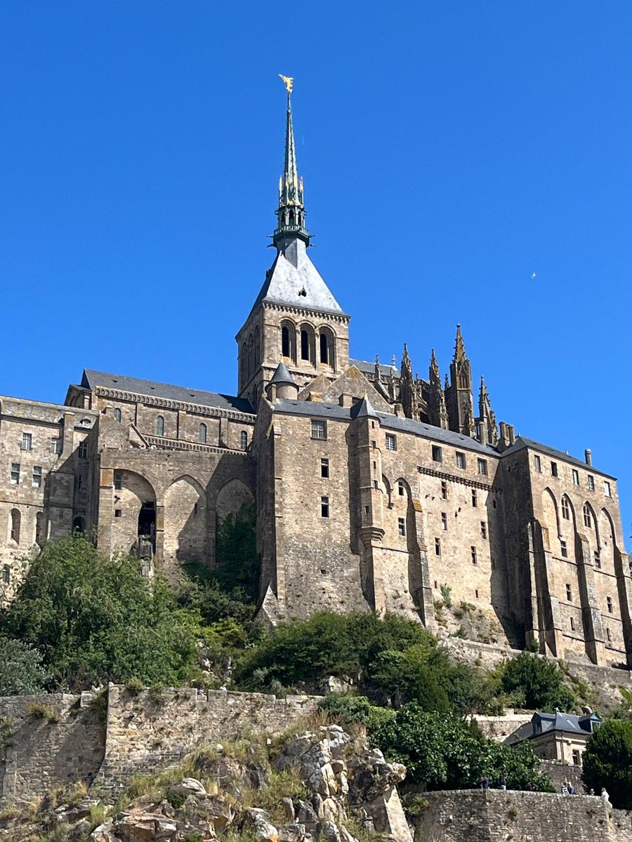 StPaulsSurrey's tweet photo. Our language students in Years 8 and 9 enjoying a visit to Mont Saint-Michel today. #france #languageskills #languages #french #frencheducation #frenchlanguagelearning https://t.co/uXaOLDqD6g