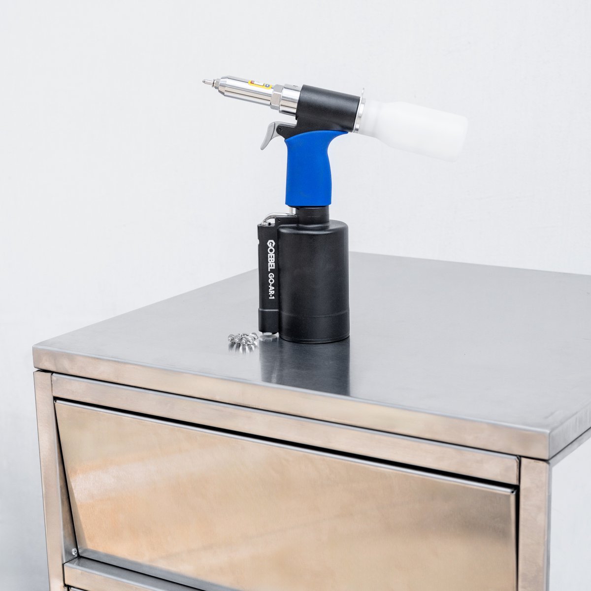 The GO-AR1 #pneumatichydraulic #rivet setting tool from GOEBEL can set standard #blindrivets from diameter 2,4 - 4,8 mm (3/32” - 3/16”). If you are interested to get more information about the tool please get in touch with us.
 
#blindniet #niet #niettechnik #blindniettechnik