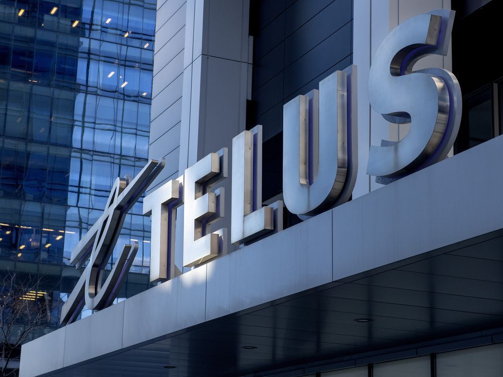 TheTorontoSun's tweet photo. Telus tells Ontario call centre workers to relocate or risk losing job https://t.co/93CBiuJZNi https://t.co/X6LRd8kyIC