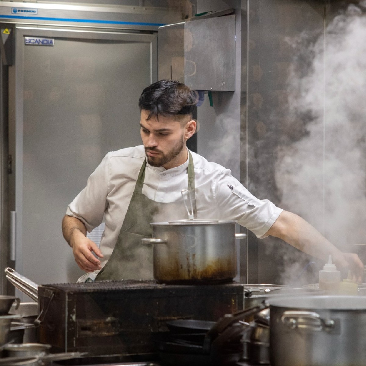 MuranoLondon's tweet photo. We’re on the lookout for chef de partie and senior chef de partie to our team. 

If you have a curiosity for flavour, affinity for produce, and passion for creating simple, yet elevated dishes, please get in touch at enquiries@muranolondon.com. https://t.co/YAw9aNrtNS