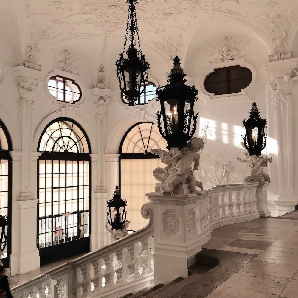 ⠀ ⠀ 

         ⠀⠀❲ SNS UPDATE ❳ from liaisoned.⠀⠀ ⠀
⠀            ⤷  「 GMT-04 」 07:00 — 금요일.ᐟ
⠀ 
⠀ ⠀         and    a   toast   to   this   year’s
                annual vanderbilt charity gala.
⠀ ⠀
⠀ ⠀