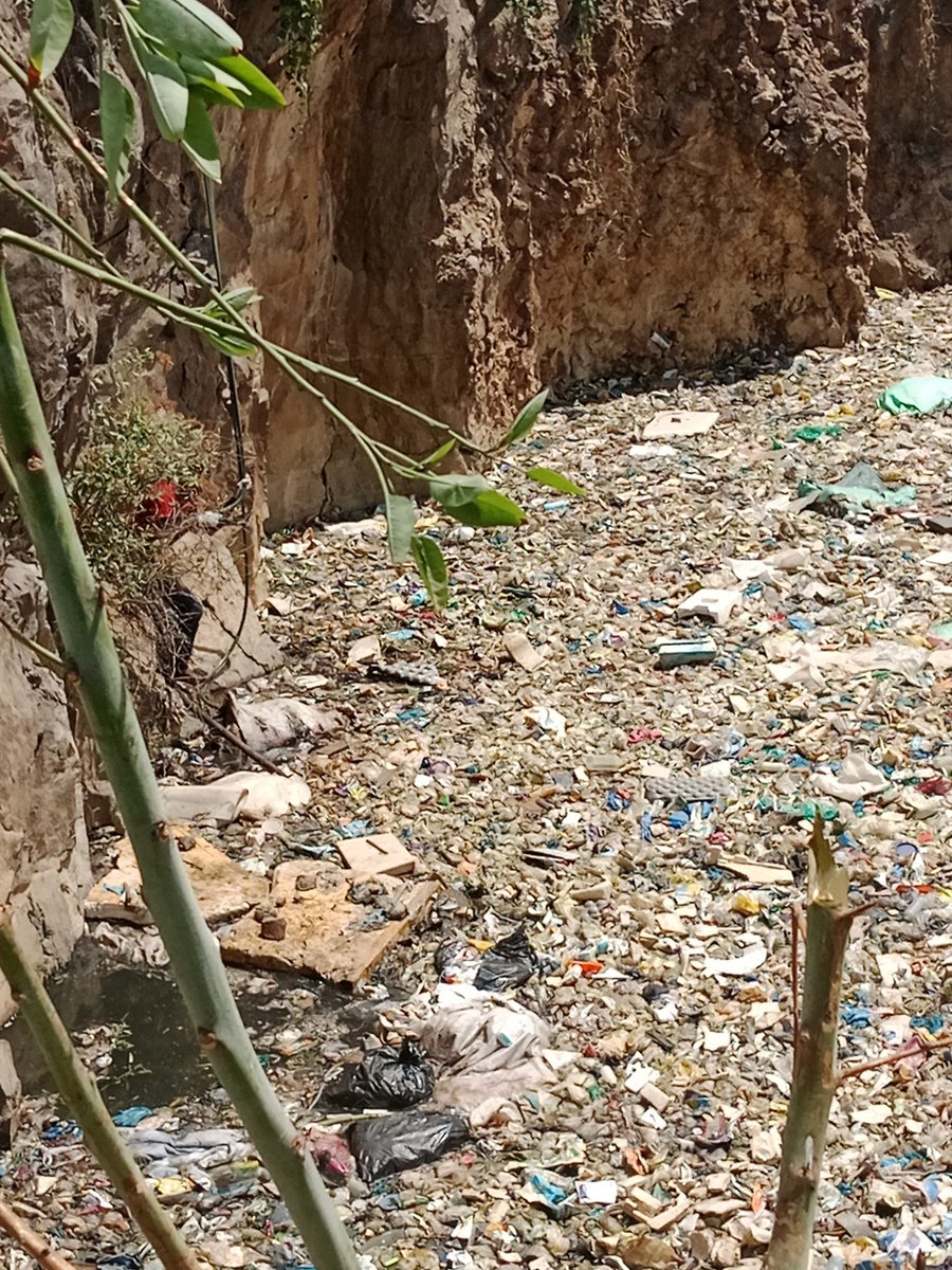 xofficial_bob's tweet photo. BREAKING NEWS Bodies being retrieved  from quarry pit. Other bodies are in sacks chopped into pieces. so far six bodies have been retrieved. @HakiKNCHR @thekhrc Githurai Juja Kasmuel Mcoure #RutoMustBeStopped #RutoMustago  #OccupyKampala https://t.co/IQMSpV2aem