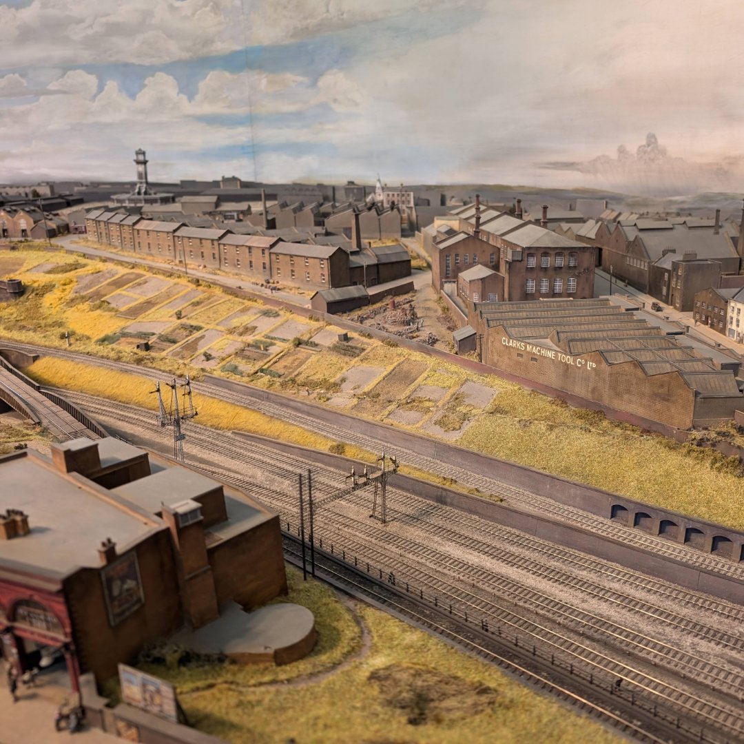 railstuff's tweet image. That's right, yesterday's picture was of course the incredible Copenhagen Fields display. What a beauty.

#ModelRailway #ModelScenery #Diorama