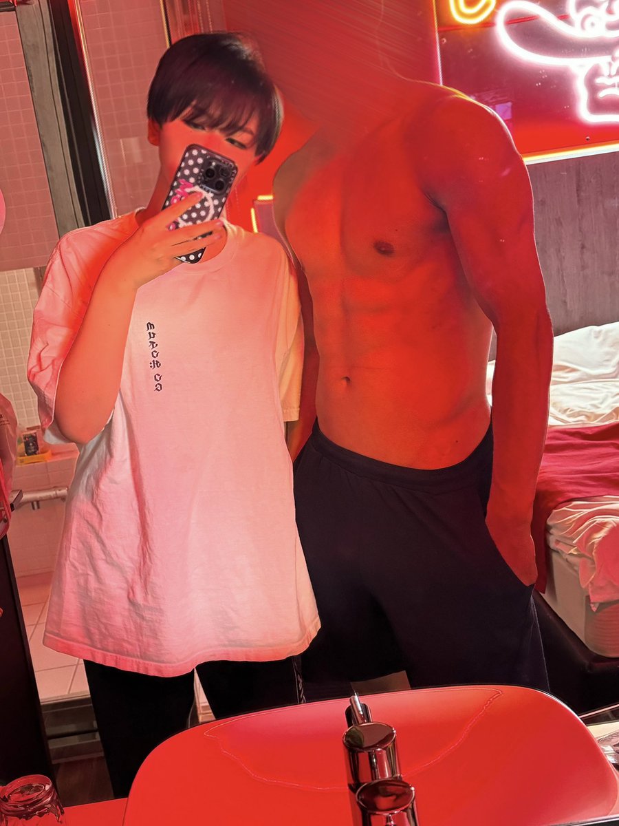 kuramakun_ura's tweet photo. 何度も言ってるんだけど男の子だって大好きだからね？

流石にこのギャップは反則過ぎるんで久々にセンシティブ設定にしました🫣
ちんちんイライラしちゃった人は素直にいいね頂戴笑💋 https://t.co/VsevO6AVHA