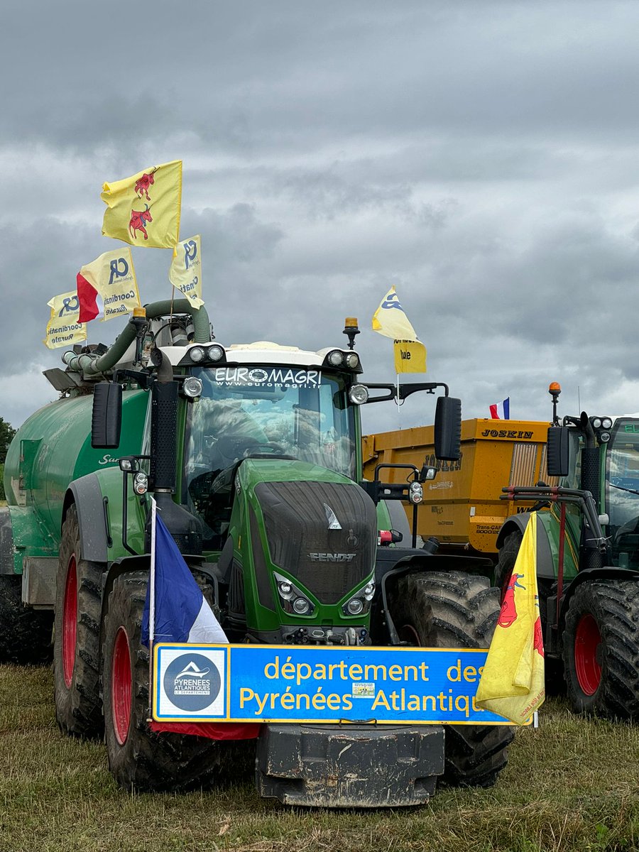 coordinationrur's tweet photo. La Coordination Rurale des Pyrénées-Atlantiques mobilisée pour rejoindre 3 autres départements dans le #Gers pour un grand rassemblement pour défendre nos fermes  #Coordinationrurale #agriculteursencolere #agriculteurs #Pyrénéesatlantiques #TDF2024 https://t.co/voxWGioaTR