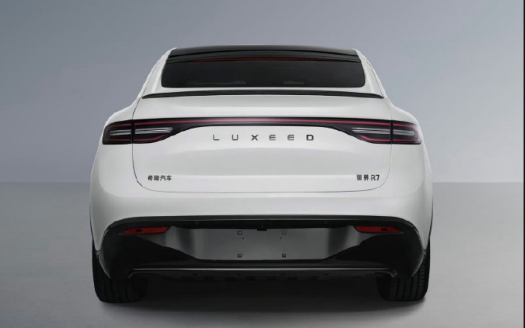 EVsLaneofficial's tweet photo. The Luxeed R7 SUV is set to launch soon, featuring a ternary lithium battery and Huawei's electric motors. The dimensions of the vehicle are 4956mm in length, 1981mm in width, and 1634mm in height, with a wheelbase of 2950mm and a curb weight of 2180kg.
#Luxeed #hima https://t.co/7frmpcP8GC