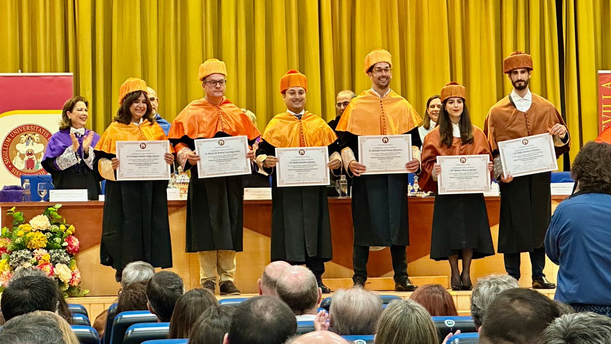 PDGENI's tweet photo. Premio Extraordinario de Doctorado @unisevilla 2020-21 a la Dra. Carmen M. Felipe Llanos @menfelcc , @PDGENI 
Tesis: El concepto de agilidad organizativa como capacidad dinámica: Estudio de variables antecedentes y efectos sobre el rendimiento organizativo
👏👏
@InvestigaUS https://t.co/KR8uV0TKsN
