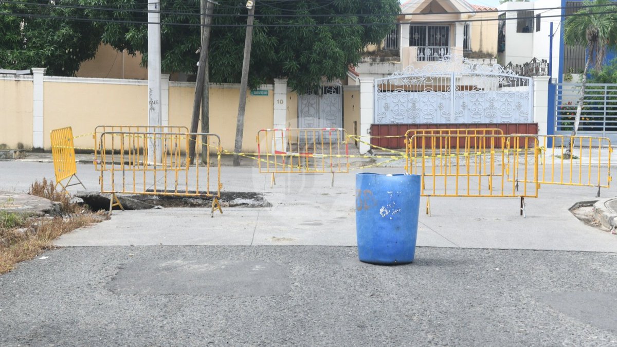 Excavaciones en la ciudad no respetan derechos de peatones 

🔗listindiario.com/la-republica/c…

#ListínDiario