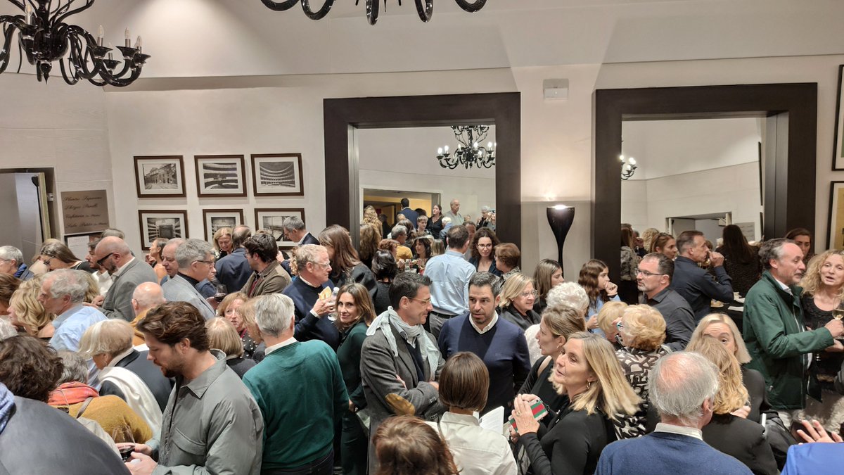 teatreprincipal's tweet photo. Avui els #aplaudiments són per a #vosaltres: hem tancat la temporada 2023/24 i us volem donar les #GRÀCIES per venir al Principal 🤗
Hem tingut fins a 51.576 espectadors en 112 funcions➡️ https://t.co/k152RWWTB1
📢 El dimarts 16, novetats: un #avanç de la programació 2024/25! https://t.co/pNNbtpFYiM