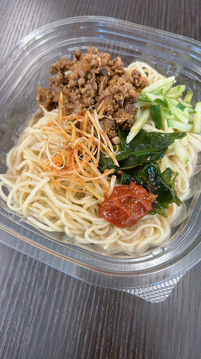 cocola_joetsu's tweet photo. 皆さんもう食べました？　セブンイレブンの上越愛麺会公認冷やし味噌ラーメン🍜
さすがの美味しさでございました😋 https://t.co/g6jt3RZV9i