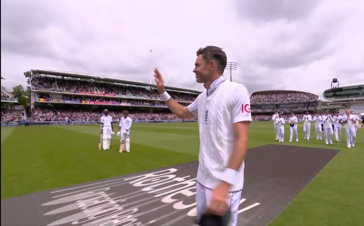 yashparmaar's tweet photo. Happy Retirement  @jimmy9 🐐 https://t.co/a09tlPzlap