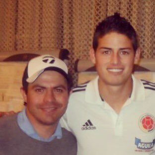 PITERALBEIRO's tweet photo. Hoy está cumpliendo años el Gran James David Rodríguez 😊🥰 Dios lo cuide siempre y le de mucha sabiduría para que disfrute de lo que hace sin pensar en lo que digan los demás. Feliz Cumpleaños querido JAMES 🙌🙌🙌 🇨🇴 https://t.co/11X4yyLJxC