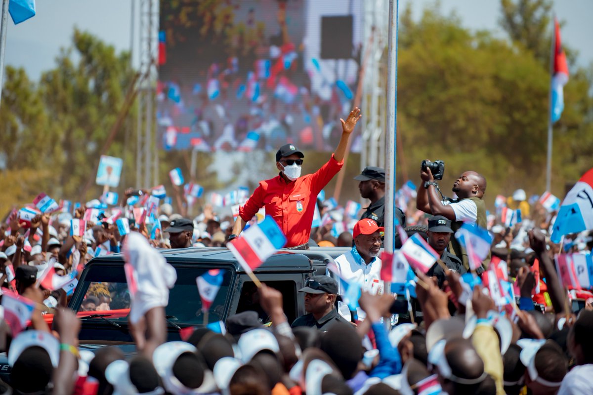 rpfinkotanyi's tweet image. With just one day left in the campaign, over 300,000 supporters in Gasabo District, Kigali City, turned up to greet RPF candidate Paul Kagame.

#ToraKagame24