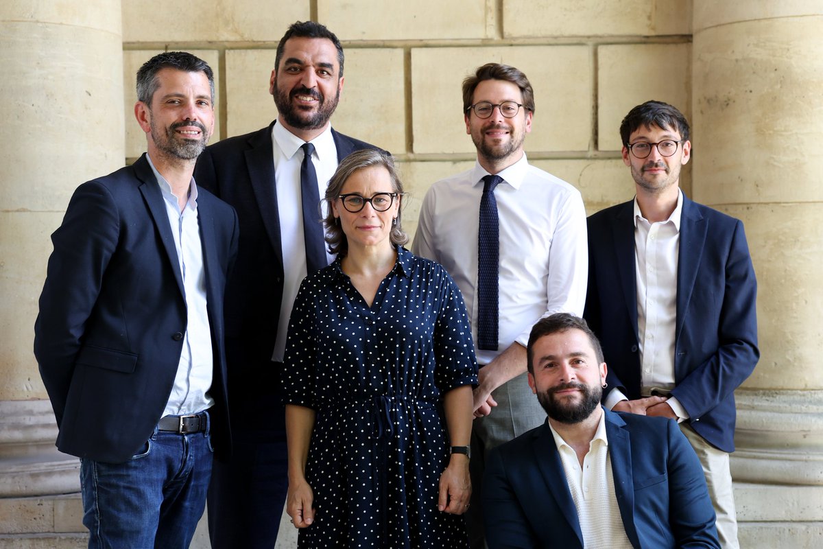 Génération·s (@generationsmvt) on Twitter photo 📸 Photo de famille des deputé·es Génération·s à l'Assemblée Nationale
<a href="/K_BenCheikh/">Karim Ben Cheikh</a>, <a href="/EmmDuplessy/">Emmanuel Duplessy</a>, <a href="/tlahais/">Tristan Lahais</a>, <a href="/Benjam1Lucas/">Benjamin LUCAS</a>, <a href="/speytavie/">Sébastien Peytavie</a> et <a href="/STaillePolian/">Sophie Taillé-Polian</a> se battront de toutes leurs forces durant cette 17ème législature pour la justice sociale et écologique ✊️
Au travail ! 📸 Photo de famille des deputé·es Génération·s à l'Assemblée Nationale
<a href="/K_BenCheikh/">Karim Ben Cheikh</a>, <a href="/EmmDuplessy/">Emmanuel Duplessy</a>, <a href="/tlahais/">Tristan Lahais</a>, <a href="/Benjam1Lucas/">Benjamin LUCAS</a>, <a href="/speytavie/">Sébastien Peytavie</a> et <a href="/STaillePolian/">Sophie Taillé-Polian</a> se battront de toutes leurs forces durant cette 17ème législature pour la justice sociale et écologique ✊️
Au travail !