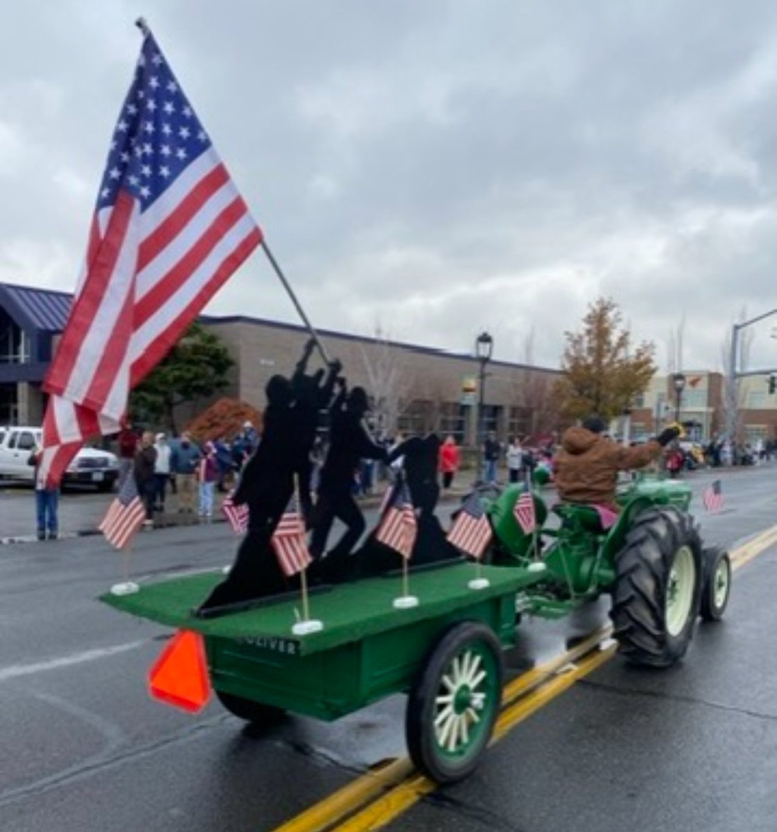 cherrydude's tweet photo. #Top4Theme #Top4Flags
Tag hosts @intheolivegrov1 @OdetteDunn @pipeaway_travel @obligatraveler
1. #GoCougs hike with friends!
2. @CentralMuseum Veteran’s Day
3. #GoCougs Flags at @WSUCougars game
4. Los Hernandez Tamales known for gr8 tamales & daily U.S. flag flying https://t.co/WunfD61XY6