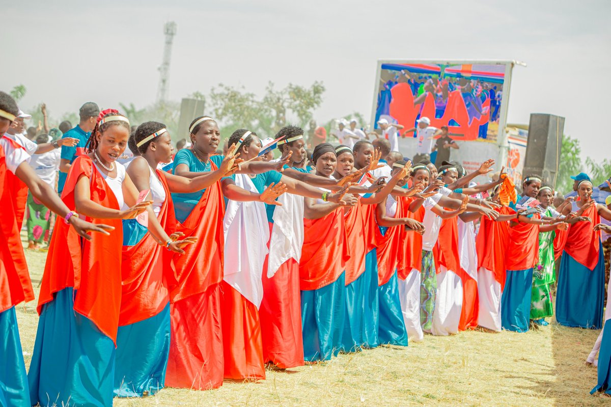 KayonzaRpf's tweet image. #Kayonza kuri uyu wa gatanu ibikorwa byo kwamamaza byakomereje mu Murenge wa Ndego ahateraniye ibihumbi bisaga 7,000 by'abanyamuryango ba FPR-INKOTANYI  bishimiye kwamamaza umukandida w’umuryango Paul Kagame ndetse n’Abakandida depite