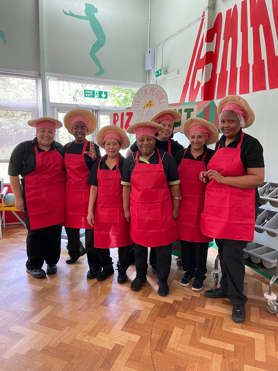 Green_MeadowPS's tweet image. It’s Friday which can only mean one thing at lunch time at @Green_MeadowPS @ExcelsiorMAT…it’s pizza day at the Green Meadow Pizza Hut! Thank you to our amazing team of cooks and midday supervisors for making it so special for our children!
