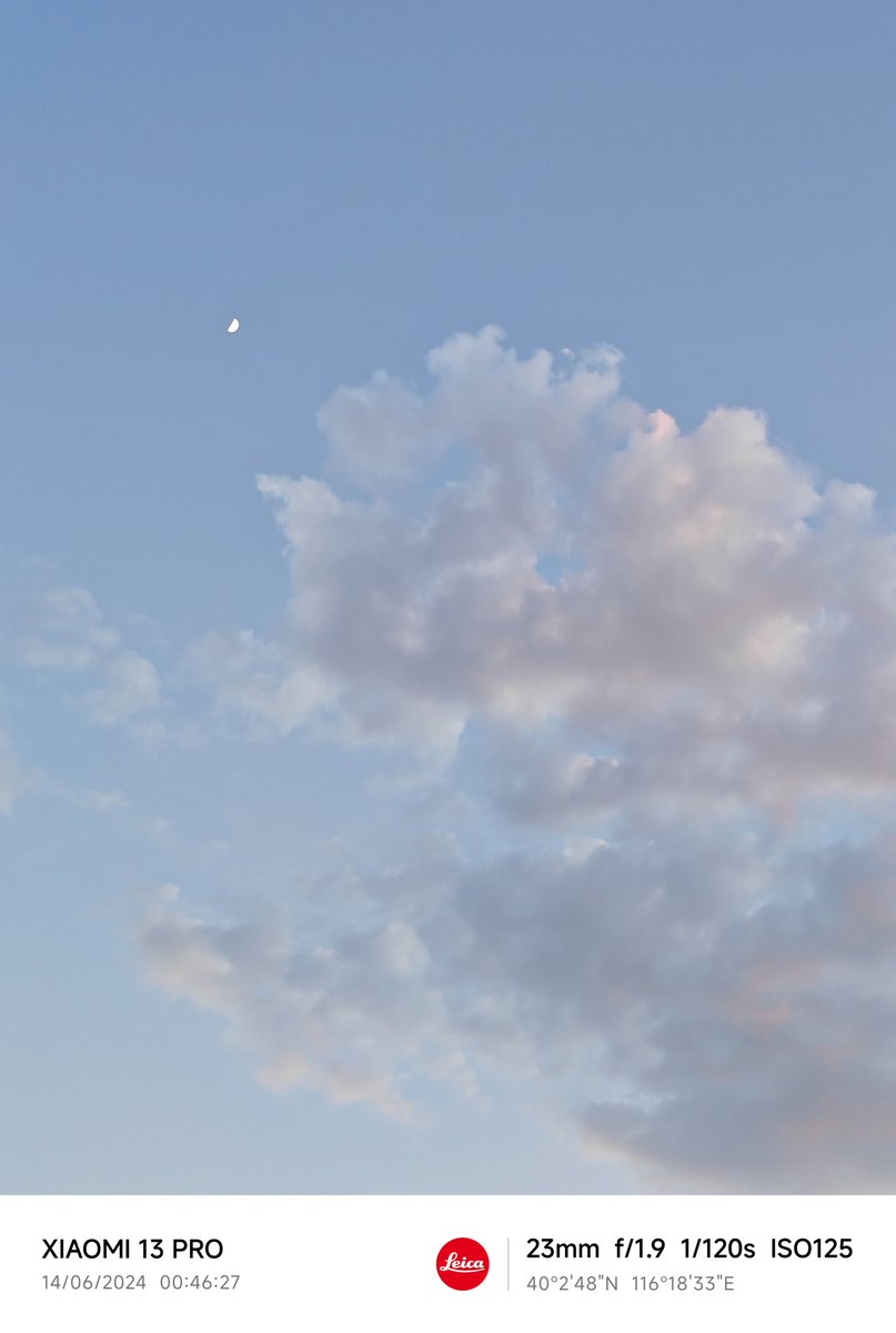 XiaomiHyperOS_'s tweet photo. Witness Beijing's twilight with its pastel skies, building reflections, and a touch of moonlight. 🌇🌙

📷 Shot on Xiaomi 13 Pro

#XiaomiHyperOS #Xiaomi #miuilife #sunset #Beijing https://t.co/y8h0avsG9m